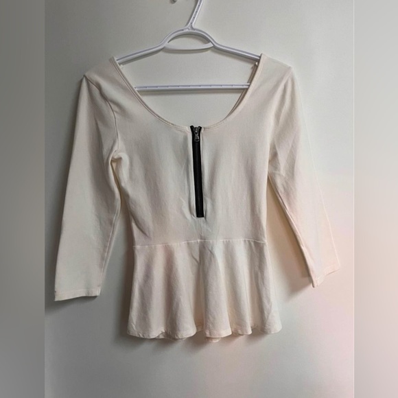 Express 3/4 Sleeve Top - Picture 2 of 2